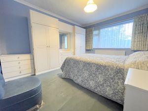 CHESTNUT ROAD- click for photo gallery